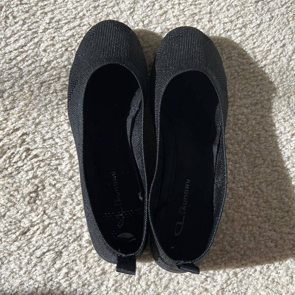 ⭐️Women’s black flats